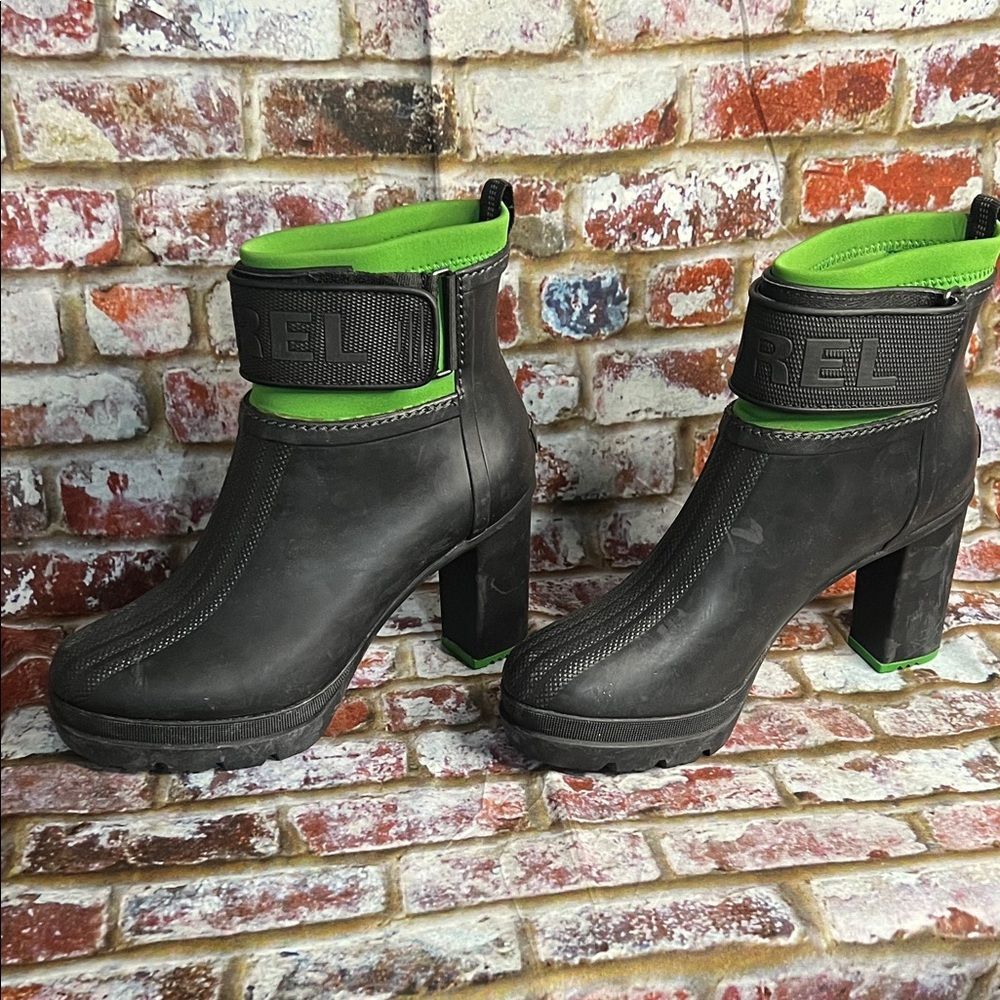 FALL VIBE 🍁 Sorel Medina III heeled rain boots - Picture 4 of 11